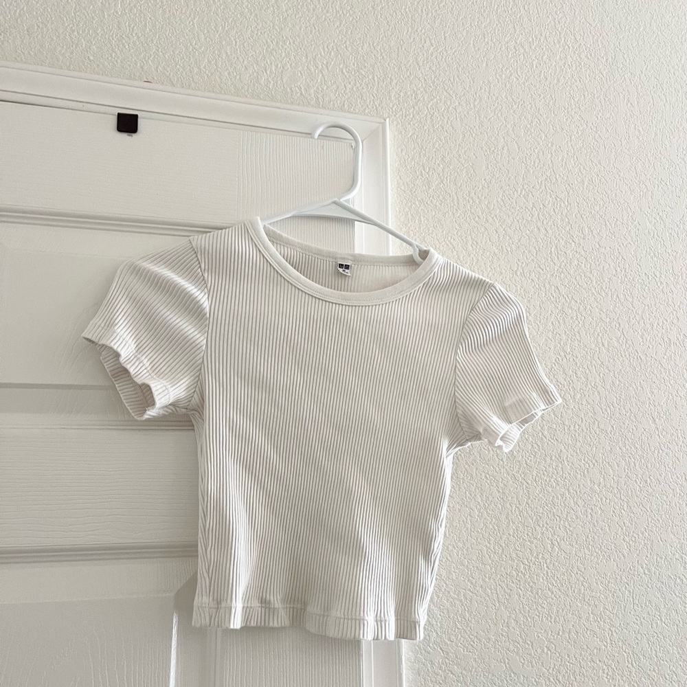 uniqlo top